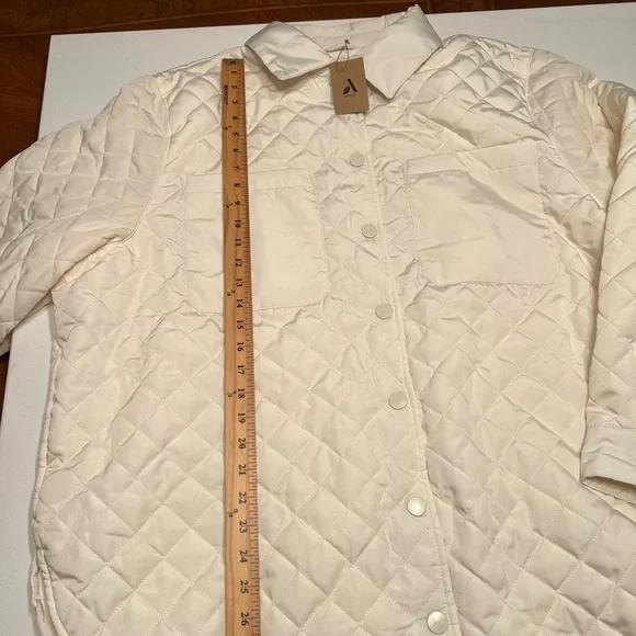 NWT Amazon Essentials Women's 2XL Relaxed Recycled Polyester Quilted Shirt/Jack - Picture 6 of 7